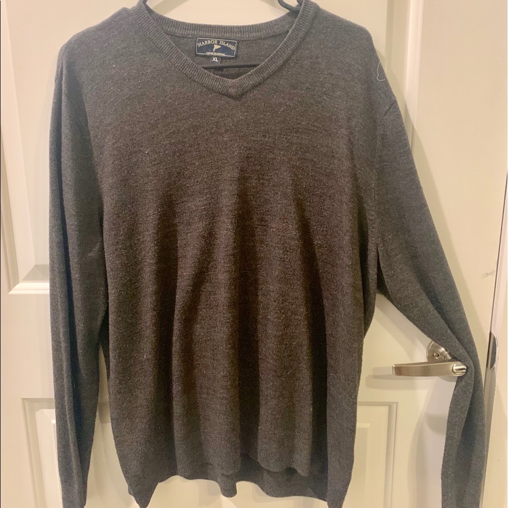 Basic grey sweater